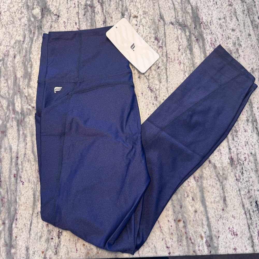 Fabletics Shiny Navy High Waisted Oasis Pocket Leggings & Leilani Tank Bundle - Picture 8 of 16